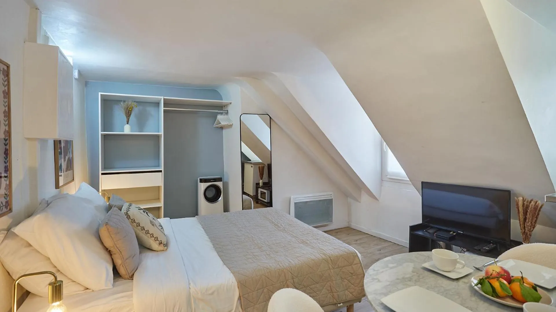 Studio Place Vendome By Studio Prestige パリ アパート